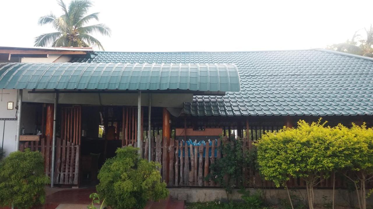 Shan Guest And Restaurant Nilaveli Ngoại thất bức ảnh