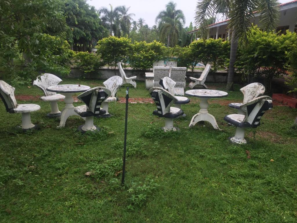 Shan Guest And Restaurant Nilaveli Ngoại thất bức ảnh