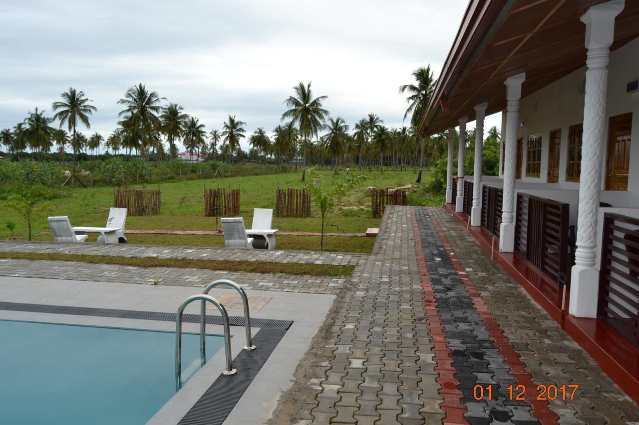Shan Guest And Restaurant Nilaveli Ngoại thất bức ảnh