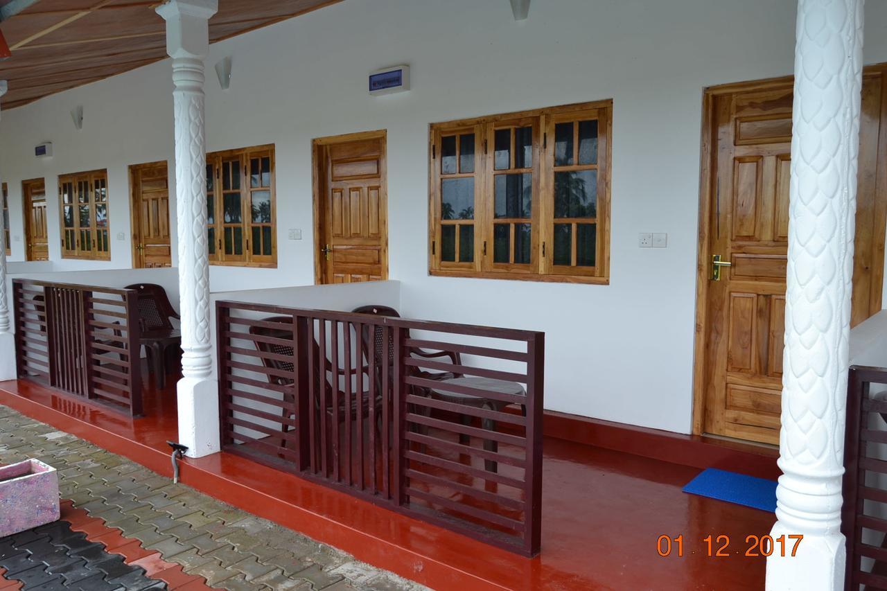 Shan Guest And Restaurant Nilaveli Ngoại thất bức ảnh