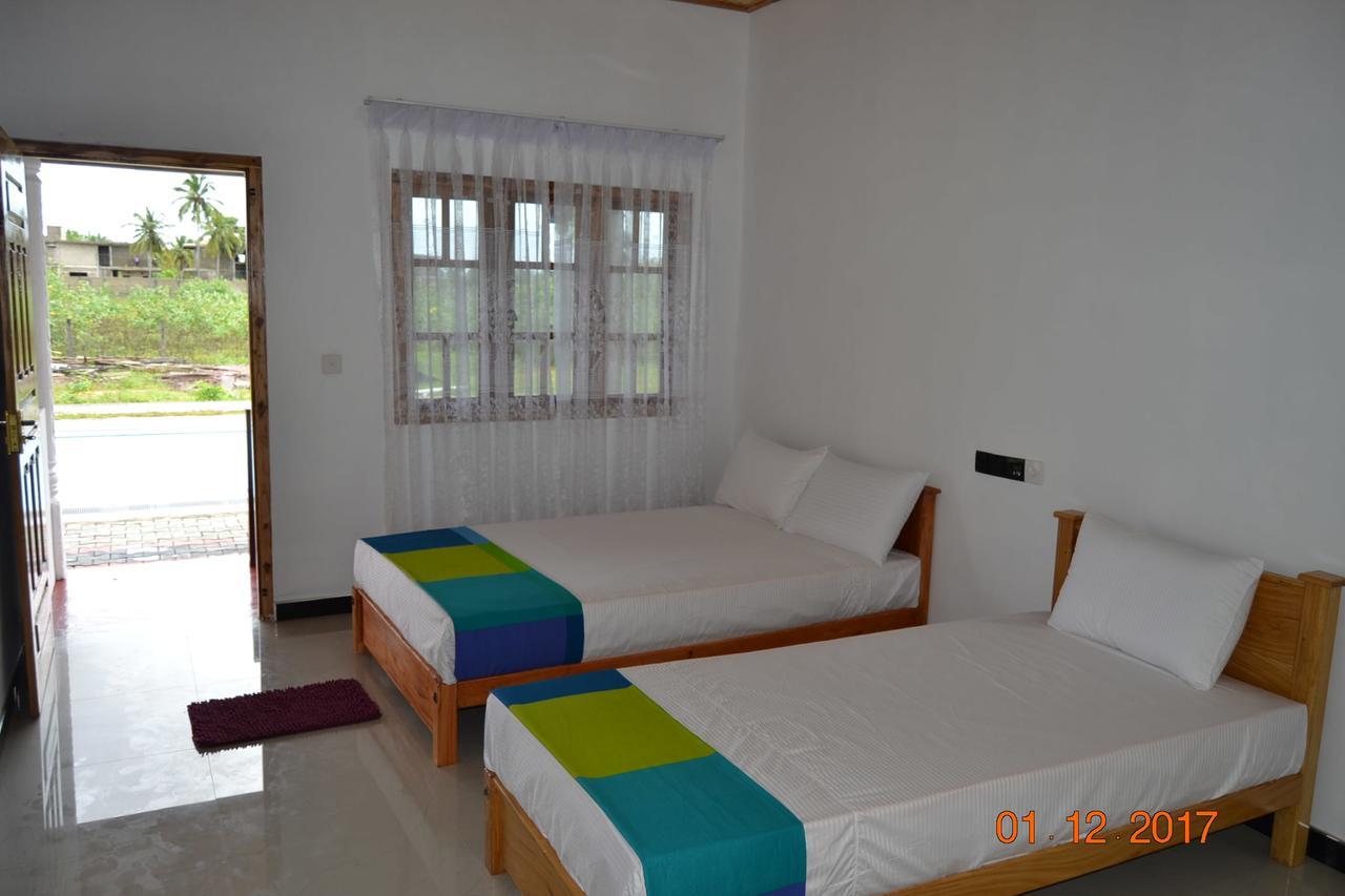 Shan Guest And Restaurant Nilaveli Ngoại thất bức ảnh