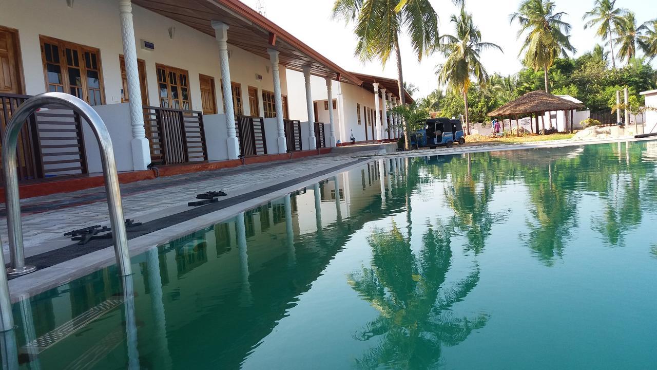 Shan Guest And Restaurant Nilaveli Ngoại thất bức ảnh