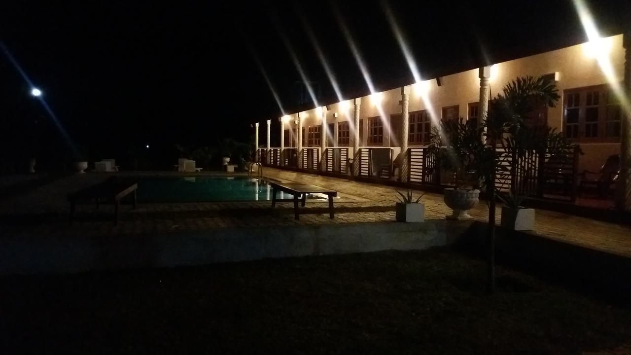 Shan Guest And Restaurant Nilaveli Ngoại thất bức ảnh