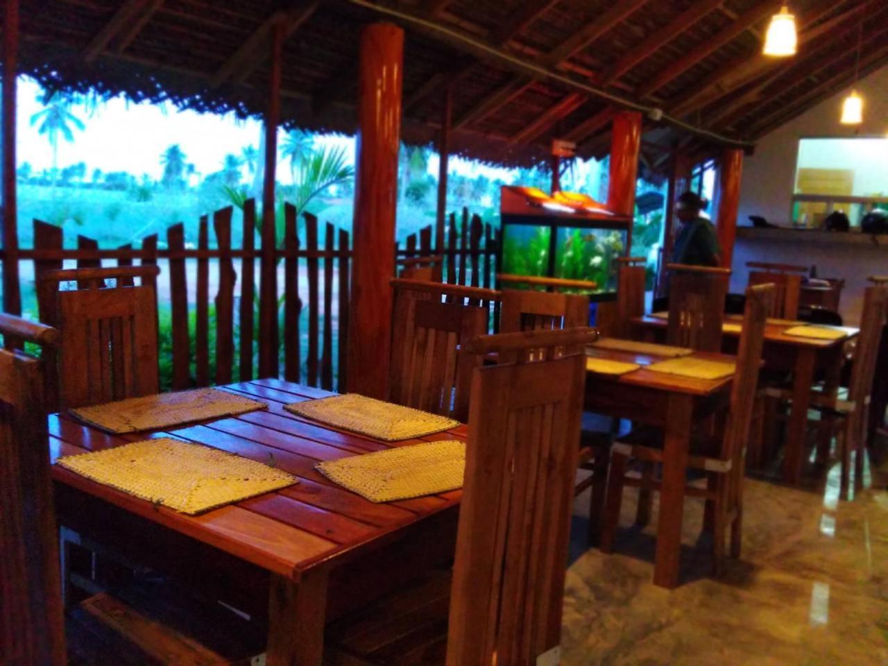 Shan Guest And Restaurant Nilaveli Ngoại thất bức ảnh