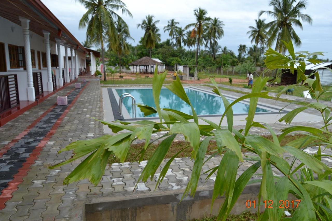 Shan Guest And Restaurant Nilaveli Ngoại thất bức ảnh