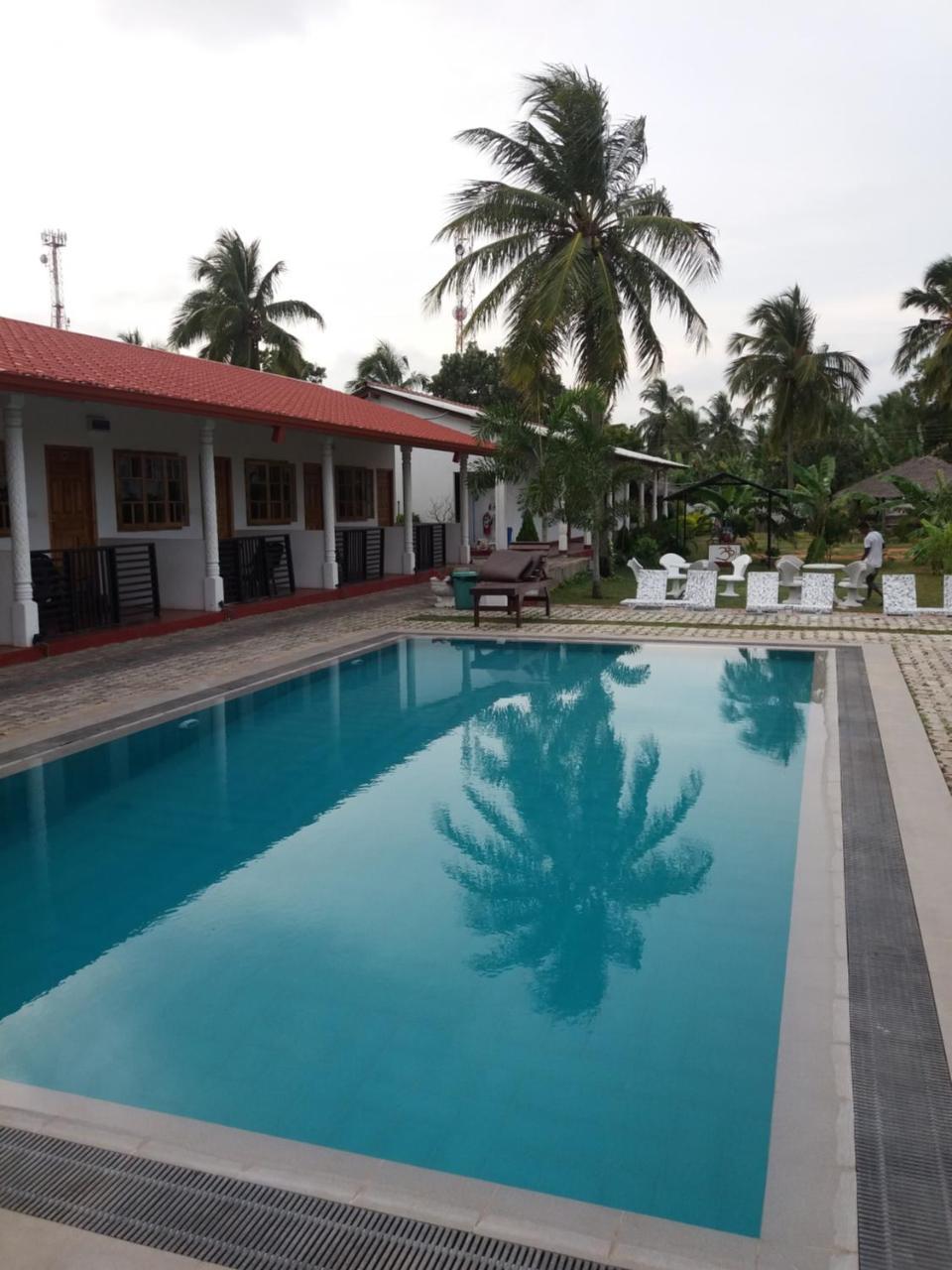Shan Guest And Restaurant Nilaveli Ngoại thất bức ảnh