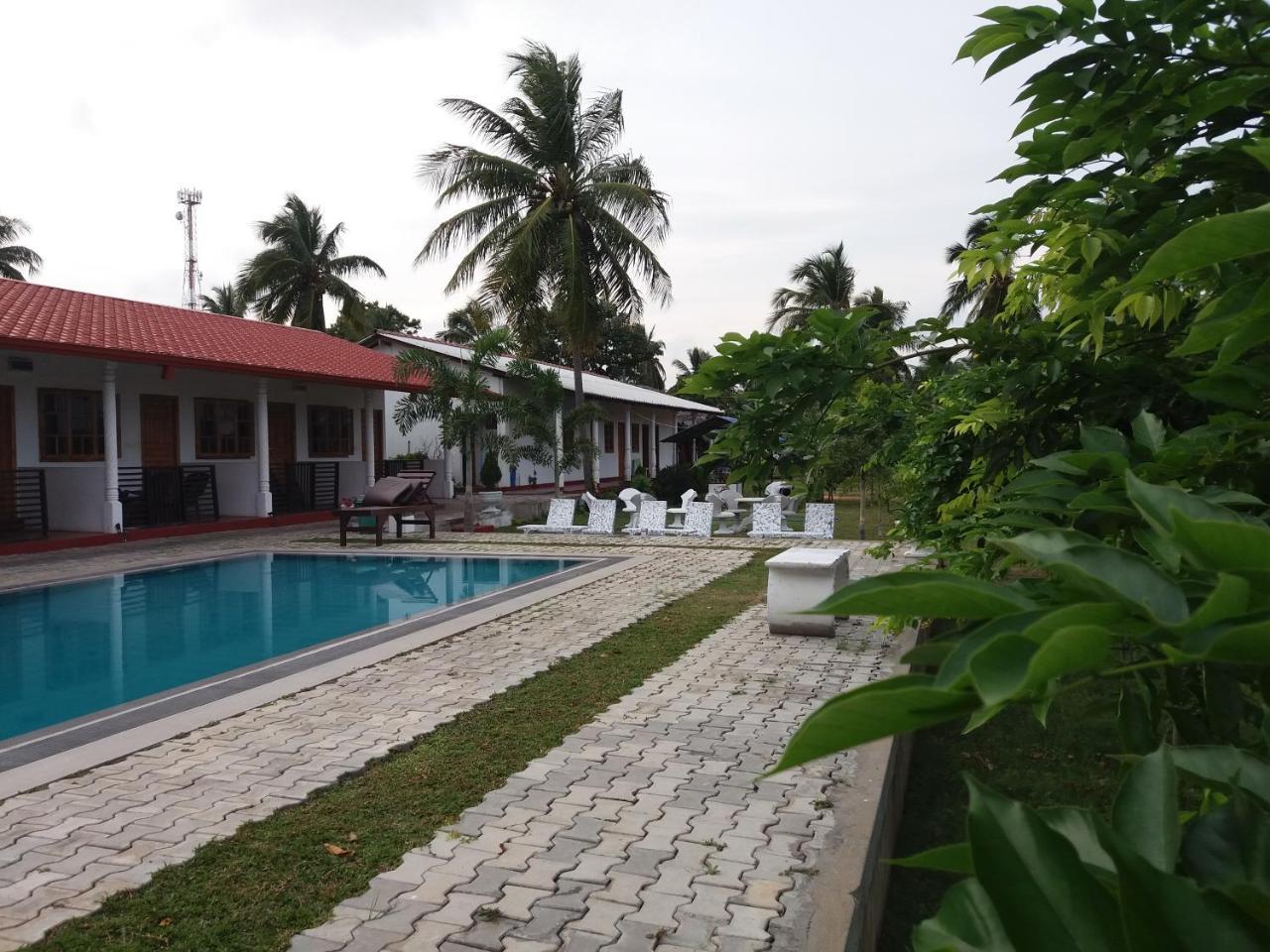 Shan Guest And Restaurant Nilaveli Ngoại thất bức ảnh