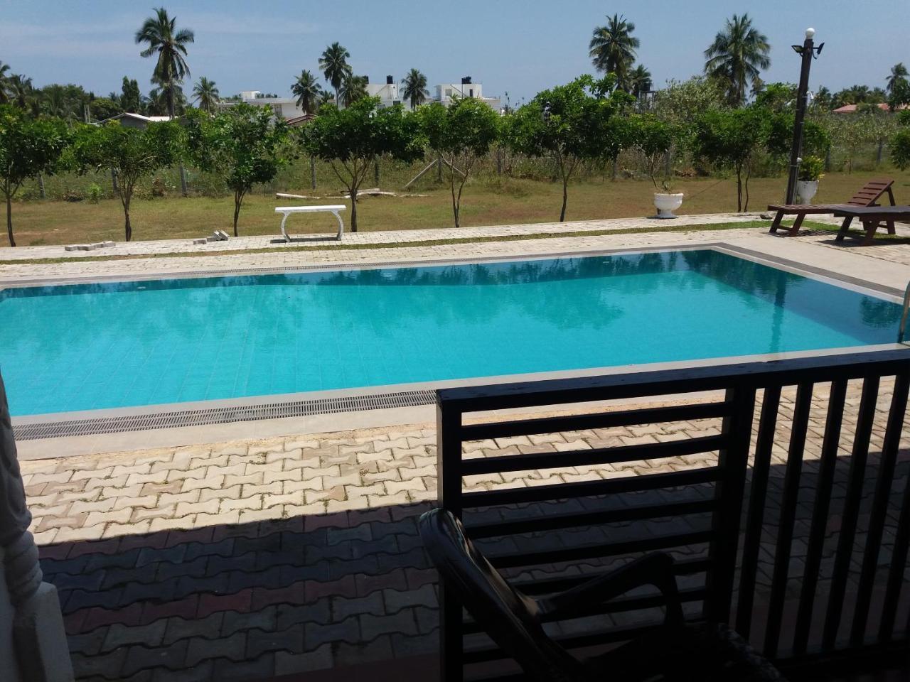 Shan Guest And Restaurant Nilaveli Ngoại thất bức ảnh