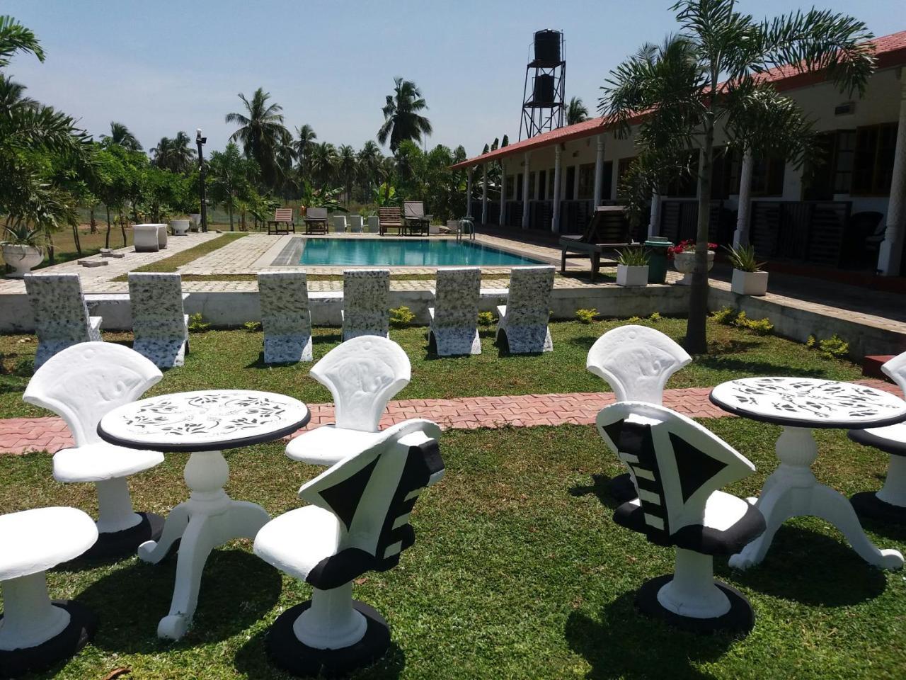 Shan Guest And Restaurant Nilaveli Ngoại thất bức ảnh