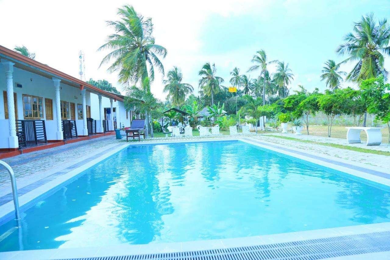 Shan Guest And Restaurant Nilaveli Ngoại thất bức ảnh