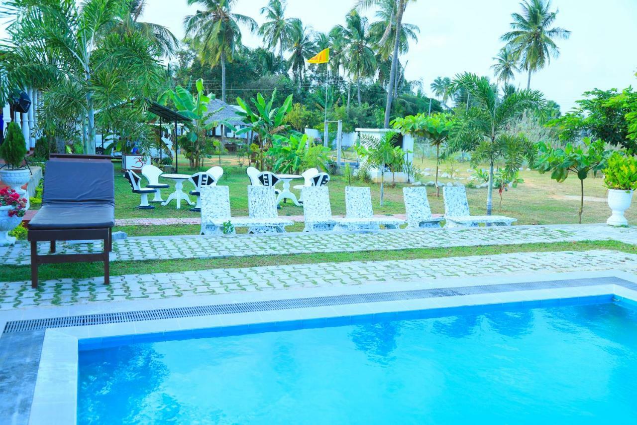 Shan Guest And Restaurant Nilaveli Ngoại thất bức ảnh