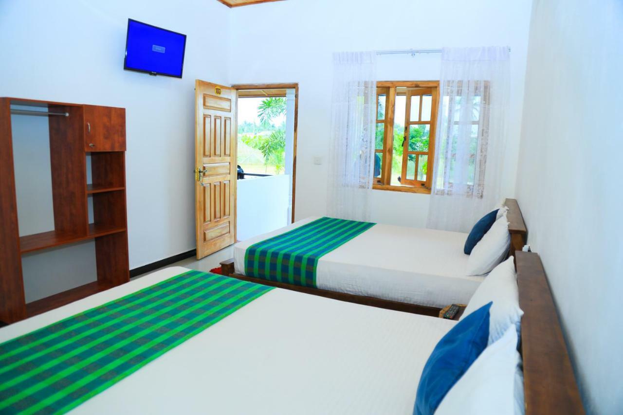 Shan Guest And Restaurant Nilaveli Ngoại thất bức ảnh