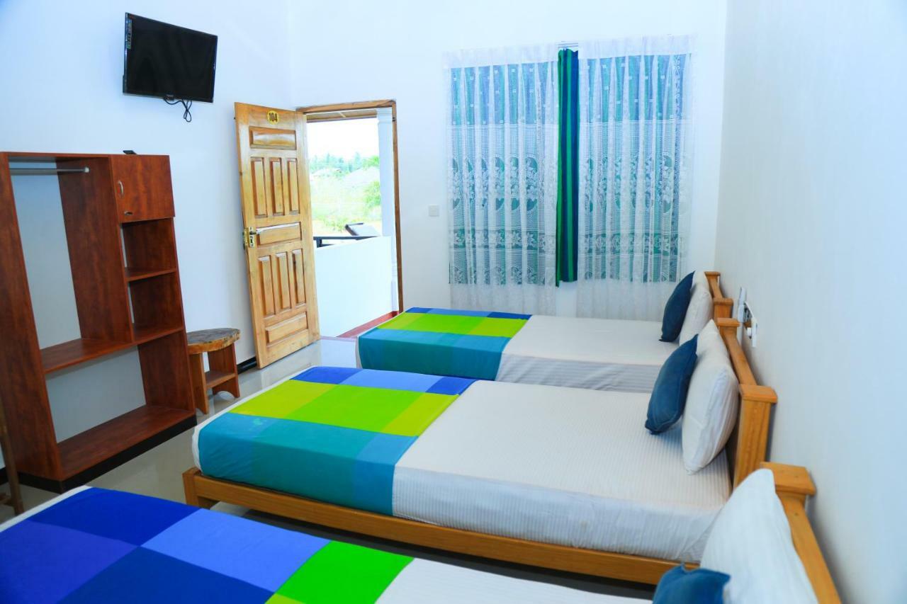 Shan Guest And Restaurant Nilaveli Ngoại thất bức ảnh