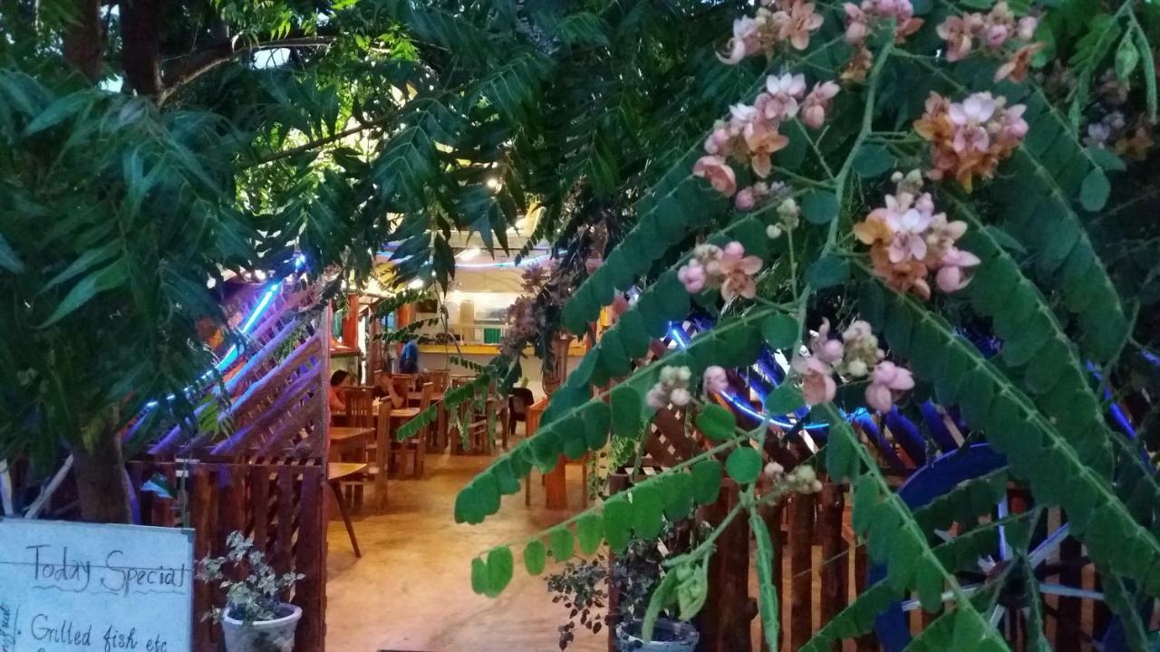 Shan Guest And Restaurant Nilaveli Ngoại thất bức ảnh
