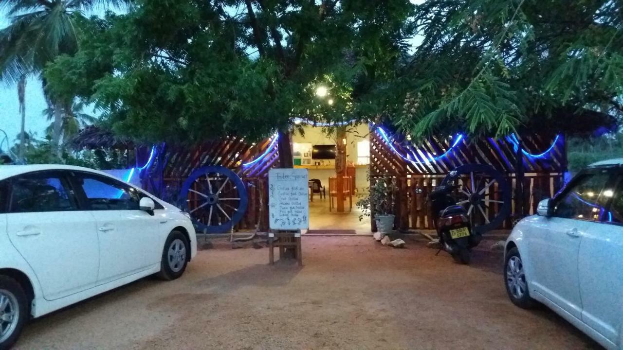 Shan Guest And Restaurant Nilaveli Ngoại thất bức ảnh
